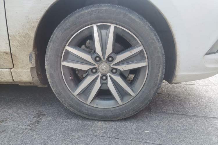 Used CHANGAN Eado 2015 1.6L Manual Luxury Model China IV Standard Right Front Wheel Hub