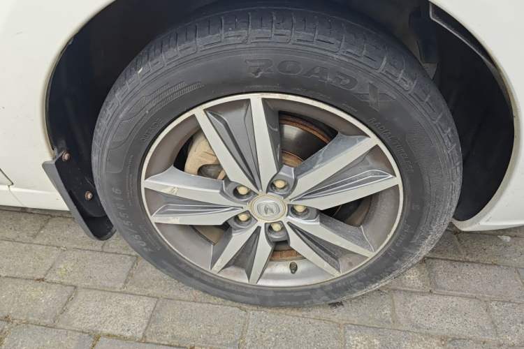Used CHANGAN Eado 2015 1.6L Manual Luxury Model China IV Standard Right Front Wheel Hub