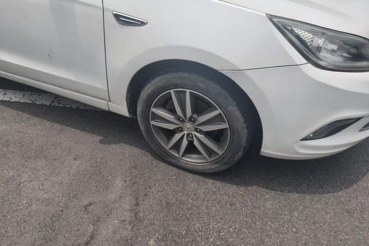 Used CHANGAN Eado 2015 1.6L Manual Luxury Model China IV Standard Right Front Wheel Hub