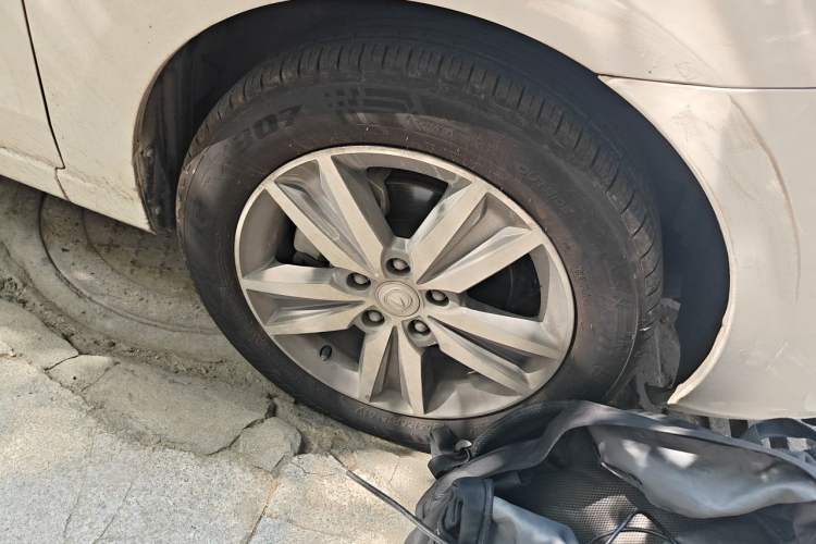 Used CHANGAN Eado 2015 1.6L Manual Luxury Model China IV Standard Right Front Wheel Hub