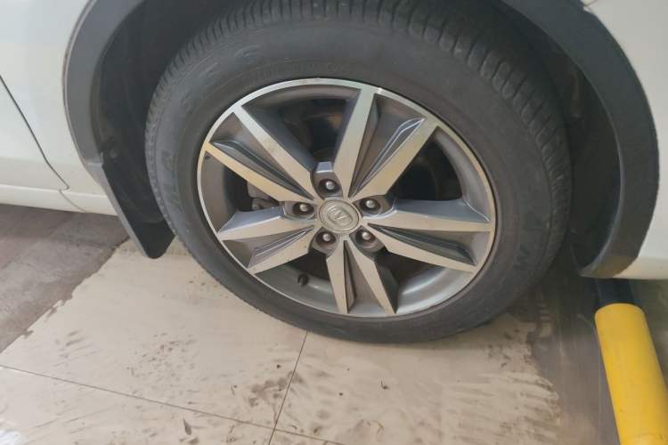 Used CHANGAN Eado 2015 1.6L Manual Junku Model China V Standard Right Front Wheel Hub