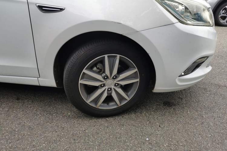 Used CHANGAN Eado 2015 1.6L Manual Luxury Model China IV Standard Right Front Wheel Hub