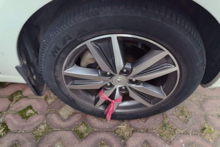 Used CHANGAN Eado 2015 1.6L Manual Luxury Model China IV Standard Right Front Wheel Hub