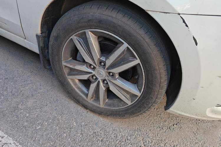 Used CHANGAN Eado 2015 1.6L Automatic Luxury Model Right Front Wheel Hub