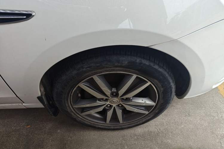 Used CHANGAN Eado 2015 1.6L Automatic Luxury Model Right Front Wheel Hub