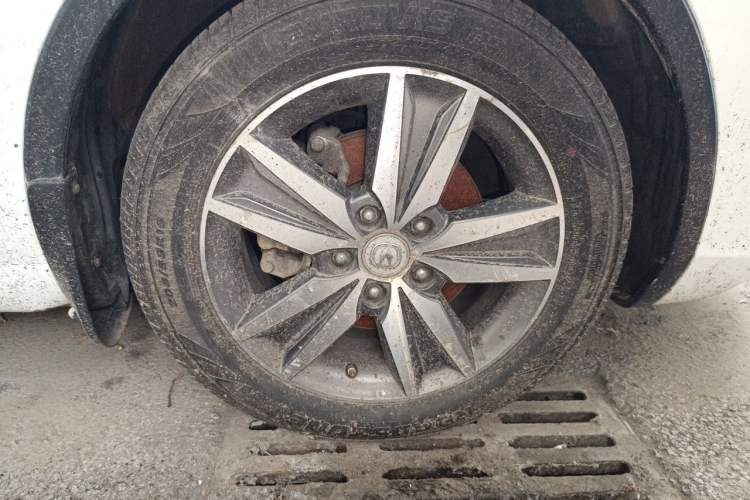 Used CHANGAN Eado 2015 1.6L Automatic Junku Model China V Standard Right Front Wheel Hub