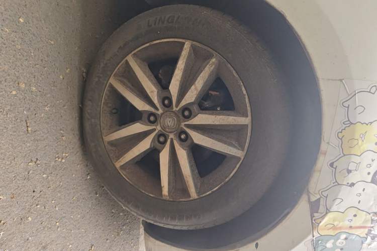 Used CHANGAN Eado 2015 1.6L Manual Luxury Model China IV Standard Right Front Wheel Hub