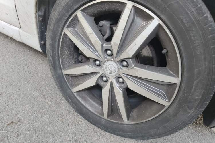 Used CHANGAN Eado 2015 1.6L Manual Luxury Model China V Standard Right Front Wheel Hub