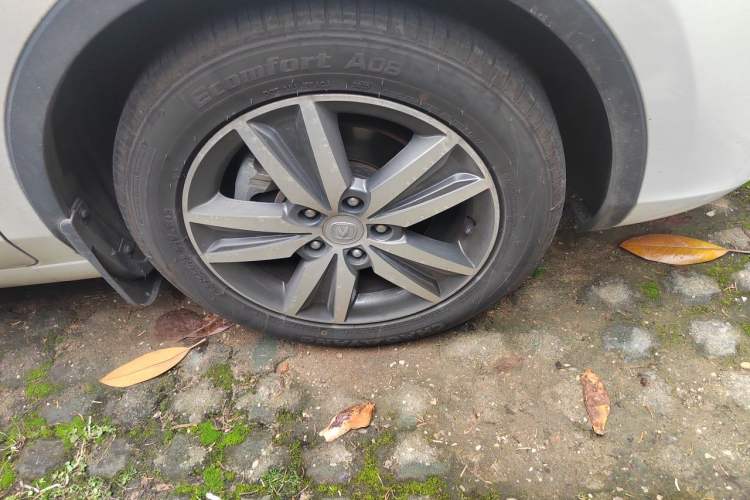 Used CHANGAN Eado 2015 1.6L Automatic Junku Model China IV Standard Right Front Wheel Hub