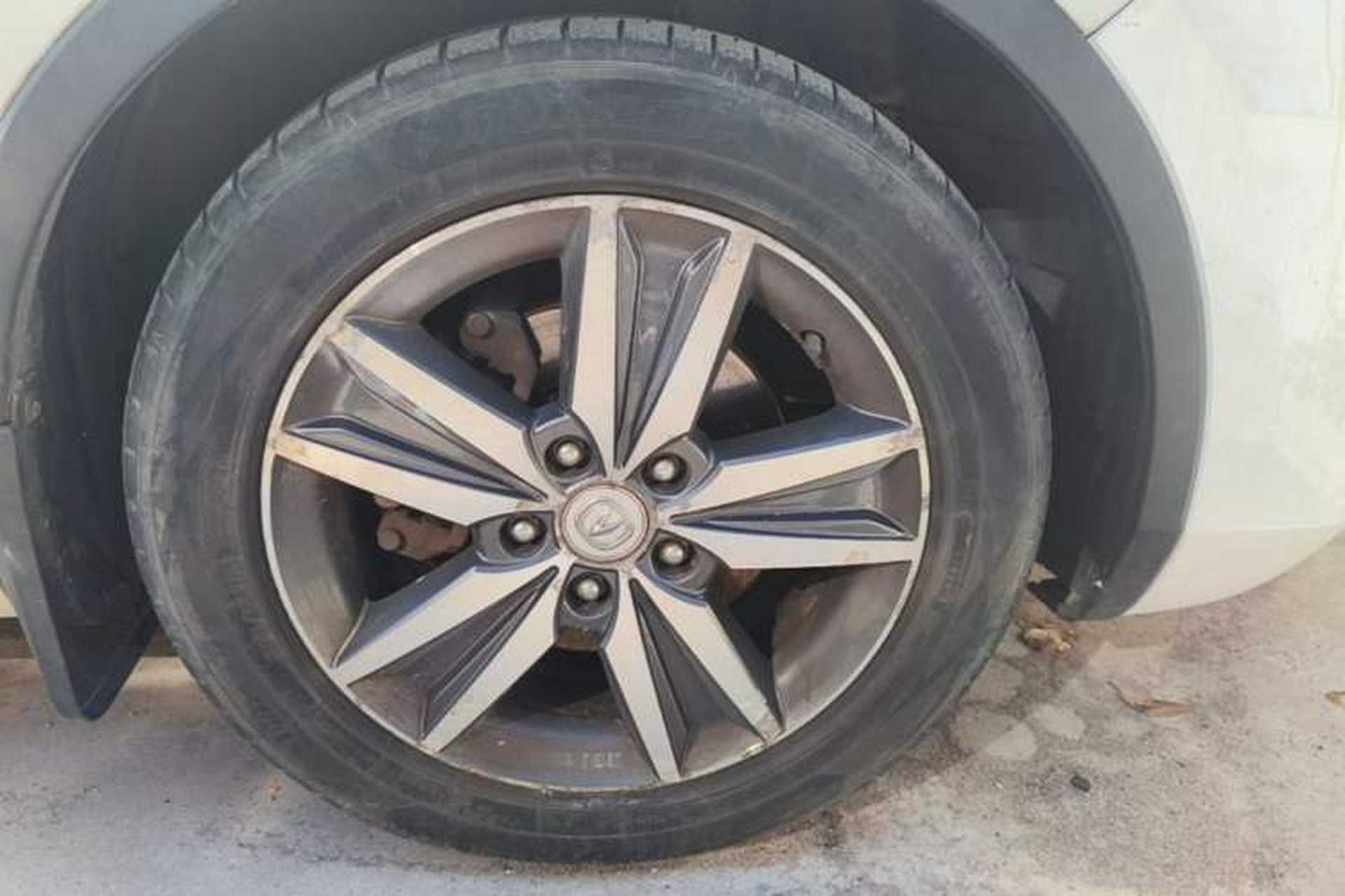 Used CHANGAN Eado 2015 1.6L Manual Junku Model China V Standard Right Front Wheel Hub