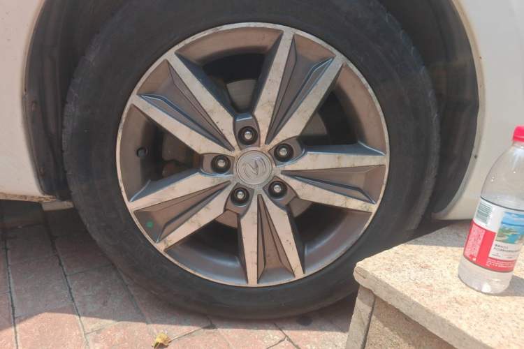 Used CHANGAN Eado 2015 1.6L Manual Luxury Model China V Standard Right Front Wheel Hub