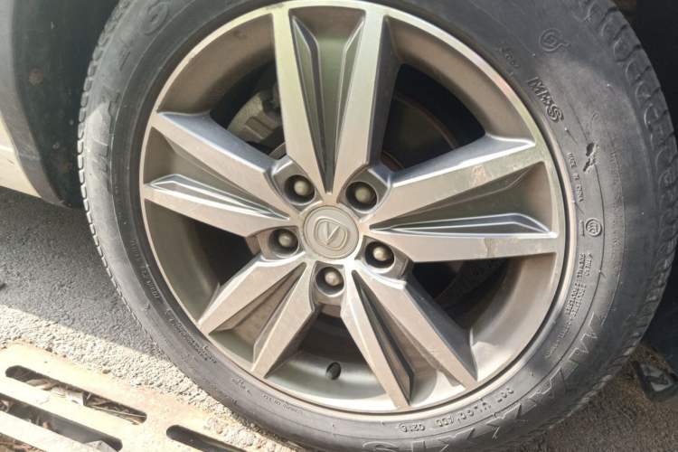 Used CHANGAN Eado 2015 1.6L Automatic Junku Model China V Standard Right Front Wheel Hub