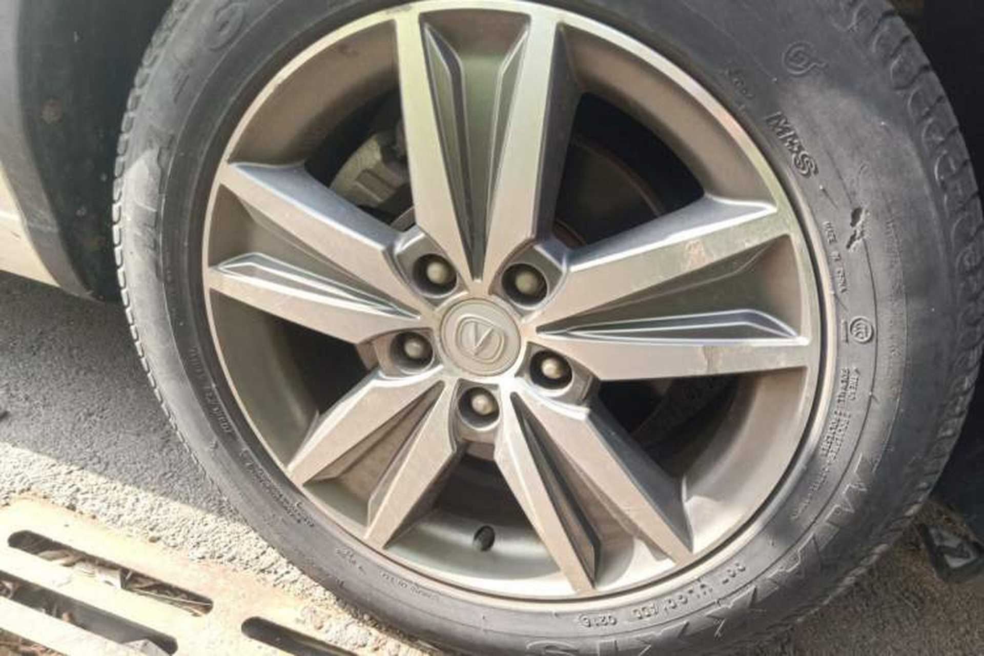 Used CHANGAN Eado 2015 1.6L Automatic Junku Model China V Standard Right Front Wheel Hub