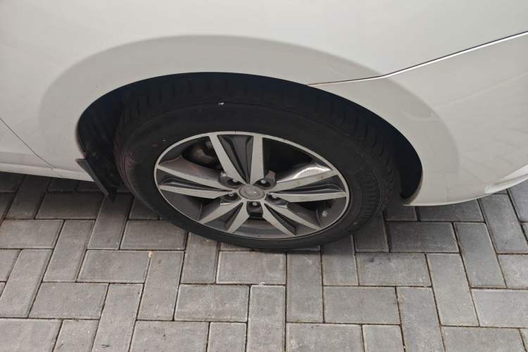 Used CHANGAN Eado 2015 1.6L Manual Luxury Model China IV Standard Right Front Wheel Hub