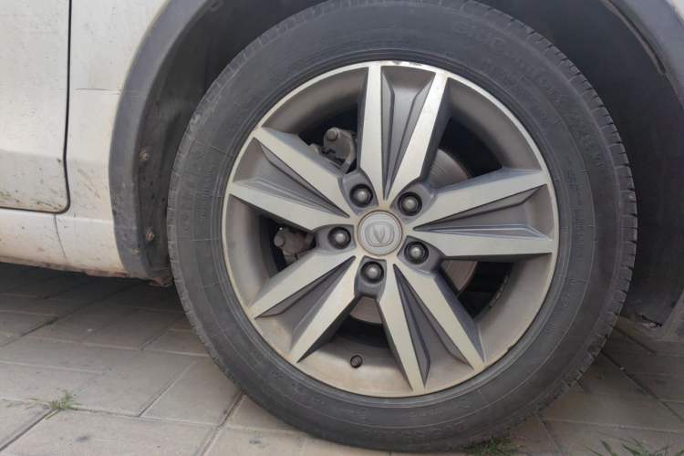 Used CHANGAN Eado 2015 1.6L Manual Junku Model China IV Standard Right Front Wheel Hub