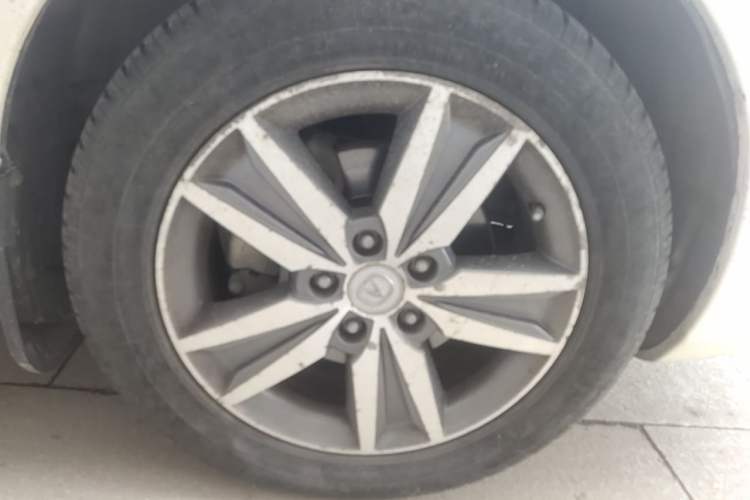 Used CHANGAN Eado 2015 1.6L Manual Luxury Model China IV Standard Right Front Wheel Hub