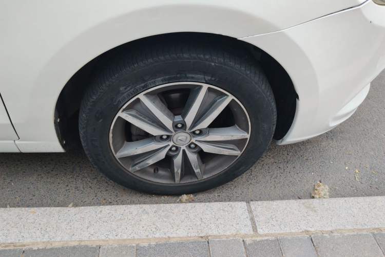 Used CHANGAN Eado 2015 1.6L Manual Luxury Model China V Standard Right Front Wheel Hub