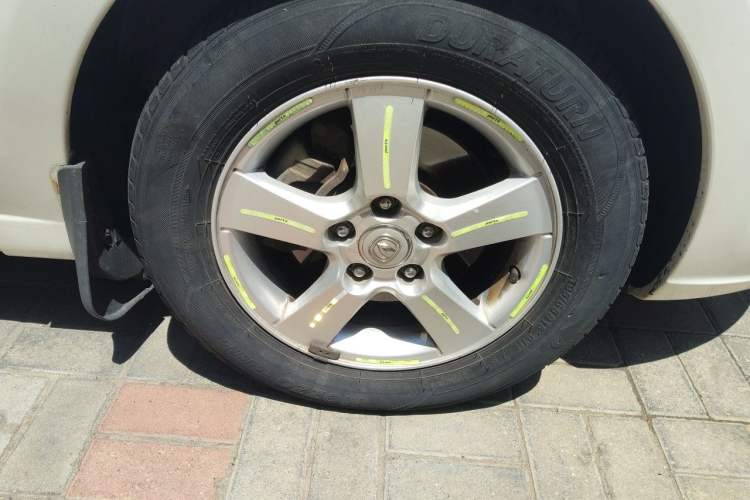 Used CHANGAN Eado 2015 1.6L Manual Elite Model China V Standard Right Front Wheel Hub