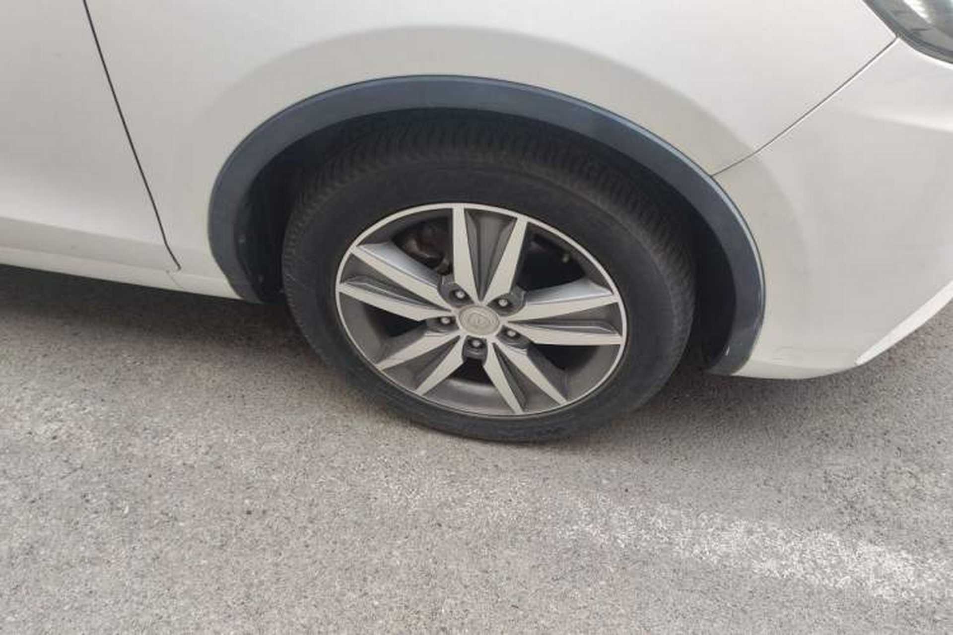 Used CHANGAN Eado 2015 1.6L Manual Junku Model China V Standard Right Front Wheel Hub