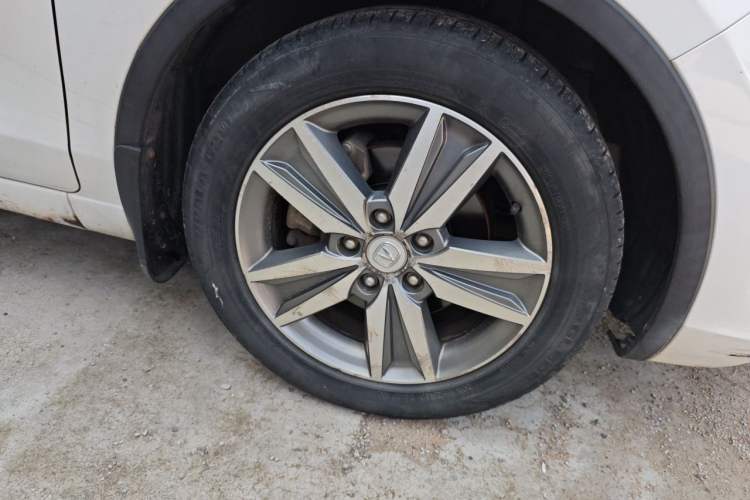 Used CHANGAN Eado 2015 1.6L Manual Junku Model China IV Standard Right Front Wheel Hub