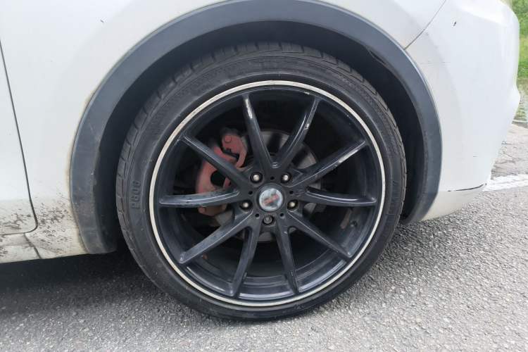 Used CHANGAN Eado 2015 1.6L Automatic ZhiKu Model China V Standard Right Front Wheel Hub