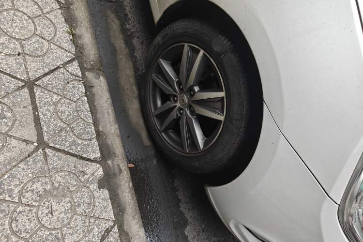 Used CHANGAN Eado 2015 1.6L Manual Luxury Model China IV Standard Right Front Wheel Hub