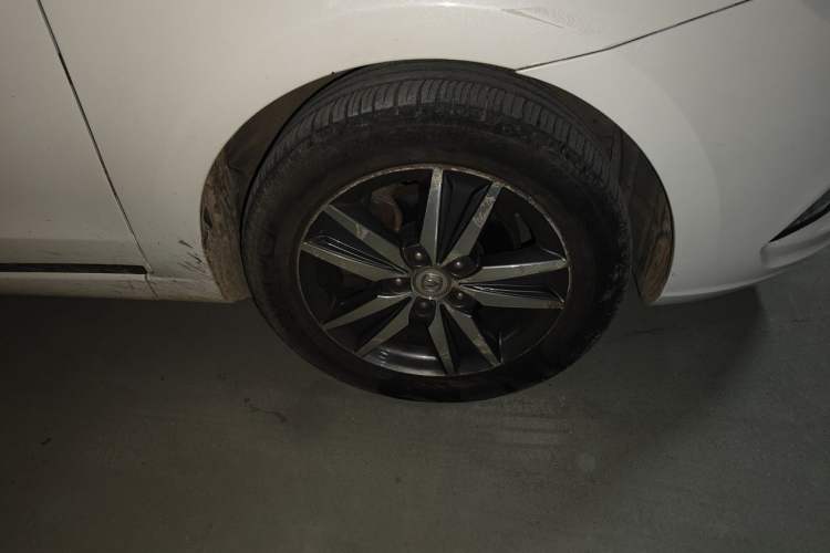 Used CHANGAN Eado 2015 1.6L Manual Luxury Model China IV Standard Right Front Wheel Hub