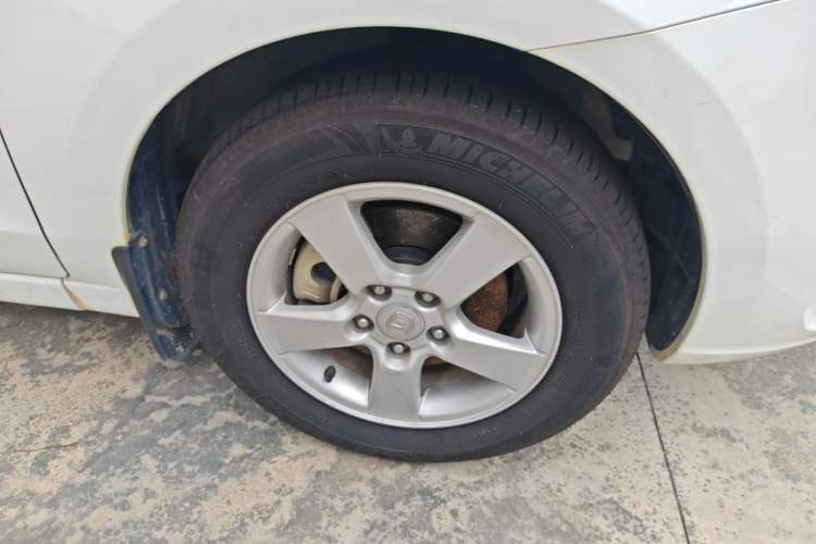 Used CHANGAN Eado 2015 1.6L Manual Elite Model China V Standard Right Front Wheel Hub