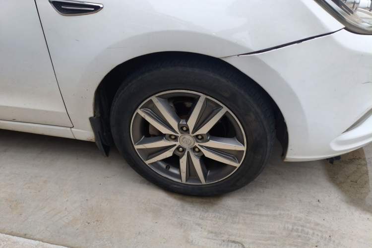 Used CHANGAN Eado 2015 1.6L Automatic Luxury Model Right Front Wheel Hub