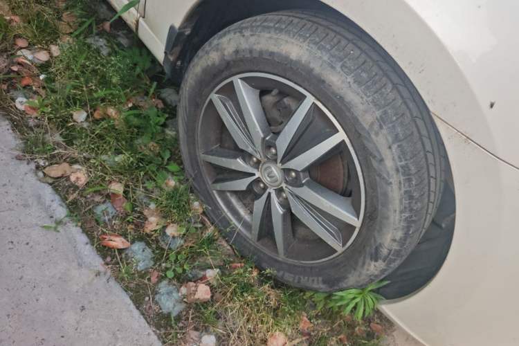 Used CHANGAN Eado 2015 1.6L Manual Luxury Model China IV Standard Right Front Wheel Hub