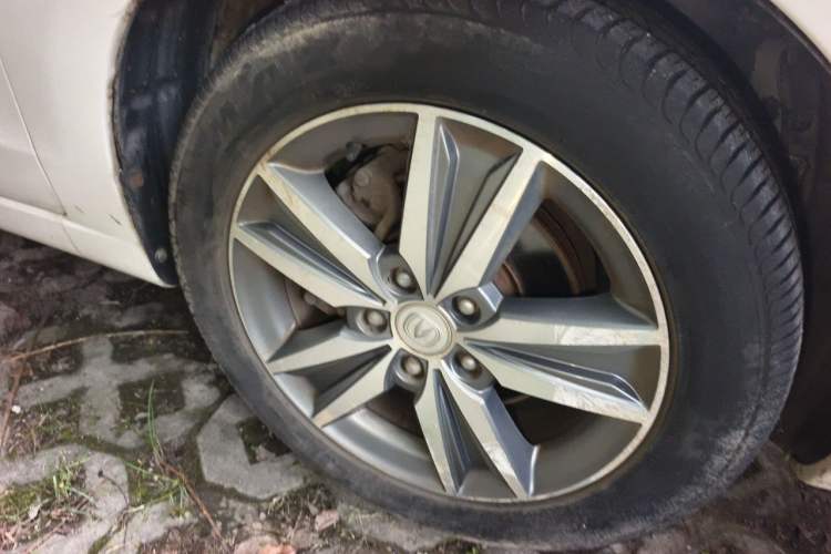 Used CHANGAN Eado 2015 1.6L Manual Luxury Model China IV Standard Right Front Wheel Hub