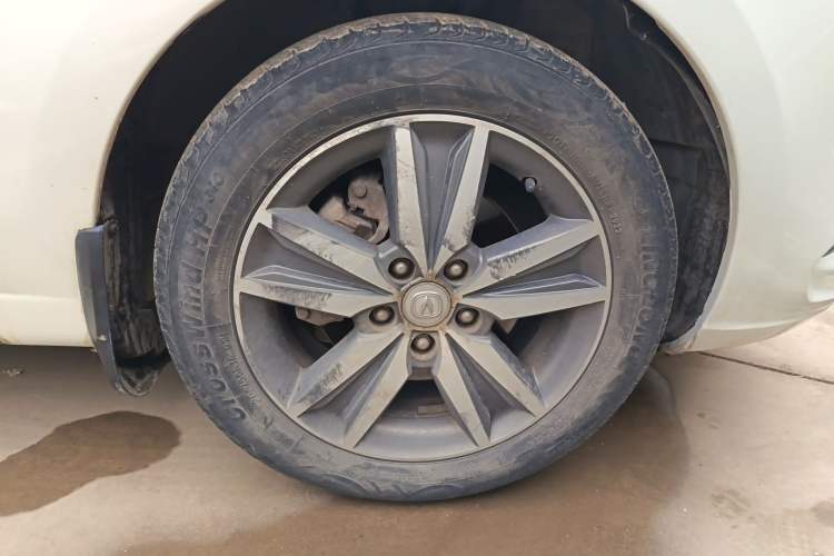 Used CHANGAN Eado 2015 1.6L Manual Luxury Model China IV Standard Right Front Wheel Hub