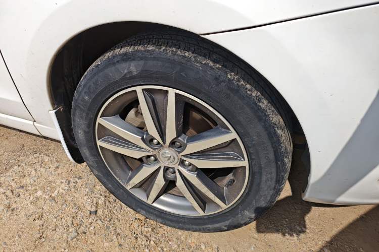 Used CHANGAN Eado 2015 1.6L Manual Luxury Model China IV Standard Right Front Wheel Hub