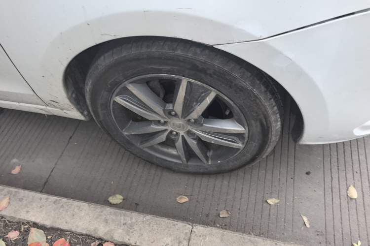 Used CHANGAN Eado 2015 1.6L Automatic Luxury Model Right Front Wheel Hub
