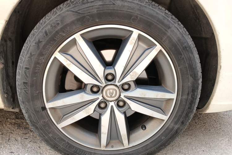 Used CHANGAN Eado 2015 1.6L Manual Luxury Model China V Standard Right Front Wheel Hub