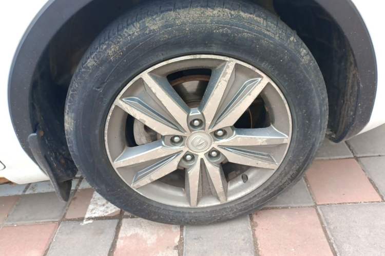 Used CHANGAN Eado 2015 1.6L Manual Junku Model China V Standard Right Front Wheel Hub