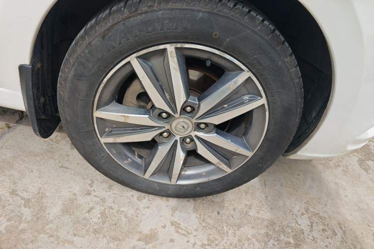 Used CHANGAN Eado 2015 1.6L Automatic Luxury Model Right Front Wheel Hub