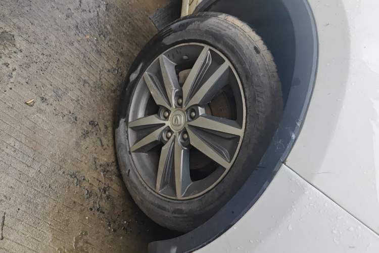 Used CHANGAN Eado 2015 1.6L Manual Junku Model China V Standard Right Front Wheel Hub