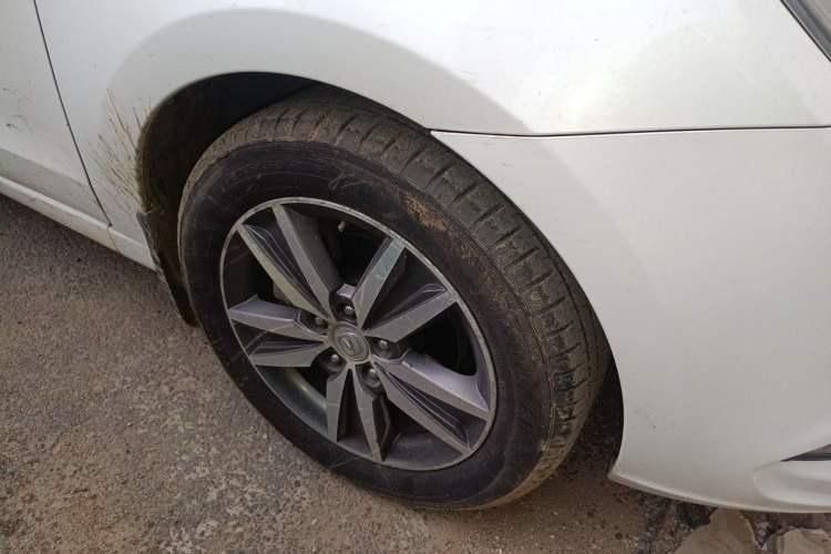 Used CHANGAN Eado 2015 1.6L Manual Luxury Model China IV Standard Right Front Wheel Hub
