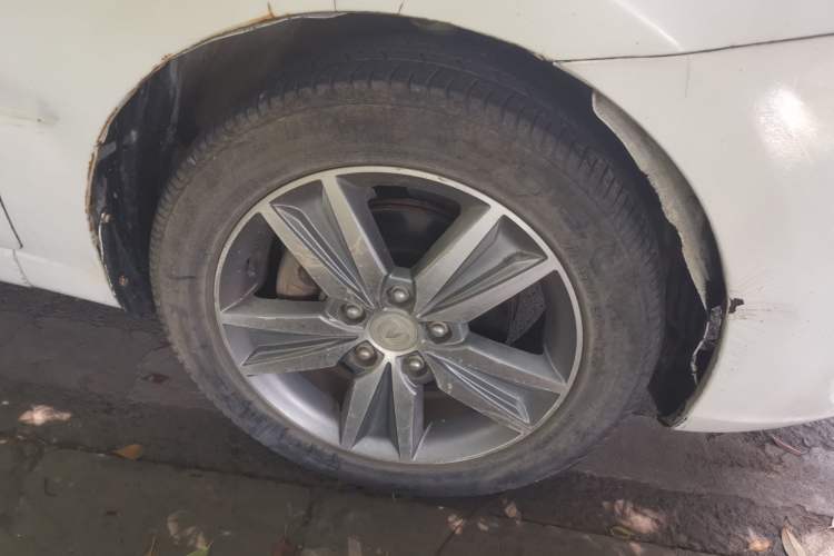 Used CHANGAN Eado 2015 1.6L Manual Luxury Model China IV Standard Right Front Wheel Hub
