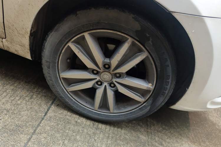 Used CHANGAN Eado 2015 1.6L Manual Luxury Model China IV Standard Right Front Wheel Hub