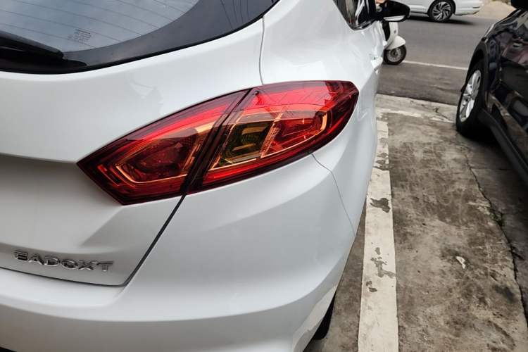 Used CHANGAN Eado 2015 1.6L Automatic ZhiKu Model China IV Standard Right Rear Taillight