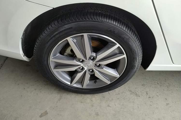 Used CHANGAN Eado 2015 1.6L Manual Luxury Model China V Standard Right Rear Wheel Hub