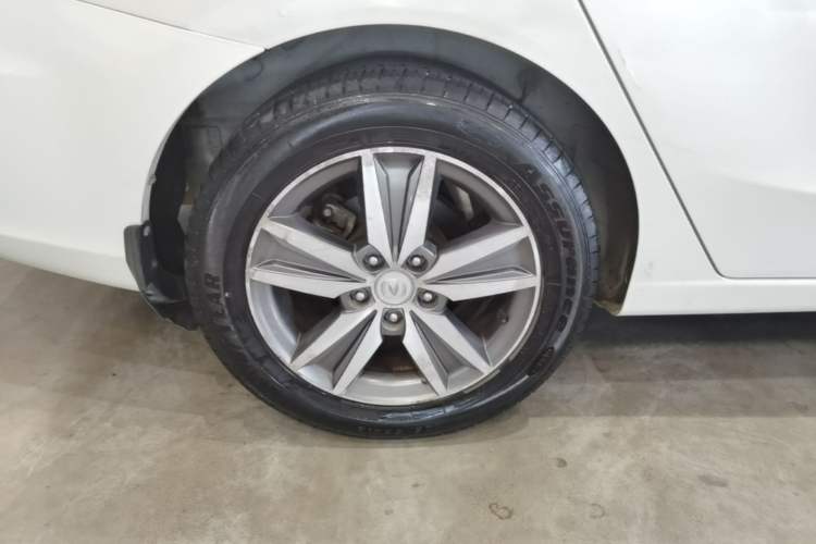Used CHANGAN Eado 2015 1.6L Manual Luxury Model China V Standard Right Rear Wheel Hub