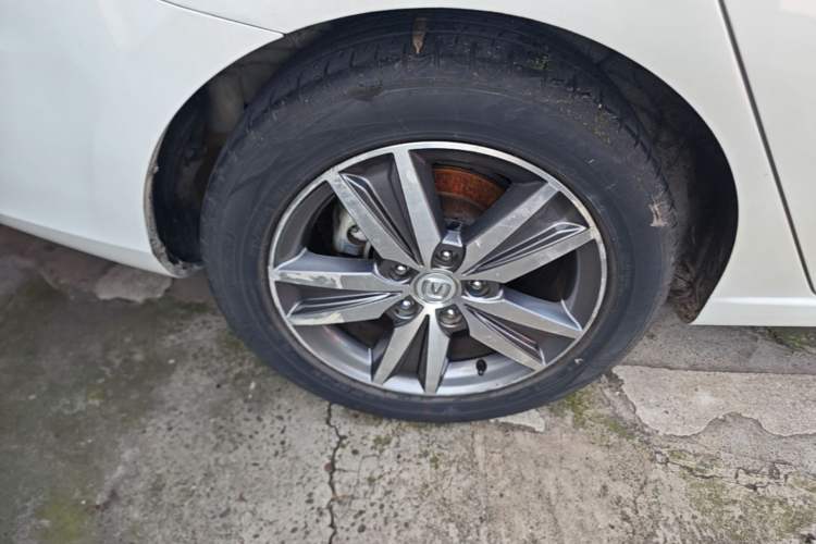 Used CHANGAN Eado 2015 1.6L Automatic Luxury Model Right Rear Wheel Hub