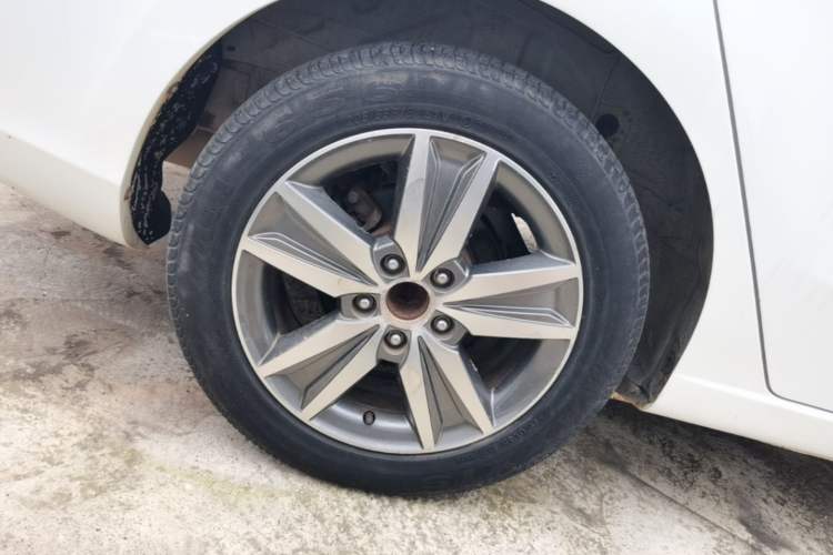 Used CHANGAN Eado 2015 1.6L Manual Luxury Model China V Standard Right Rear Wheel Hub
