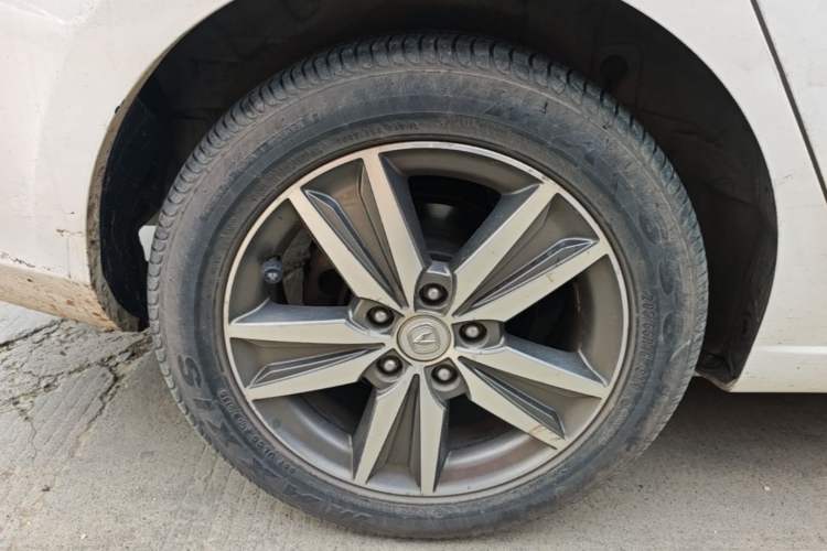 Used CHANGAN Eado 2015 1.6L Manual Luxury Model China V Standard Right Rear Wheel Hub