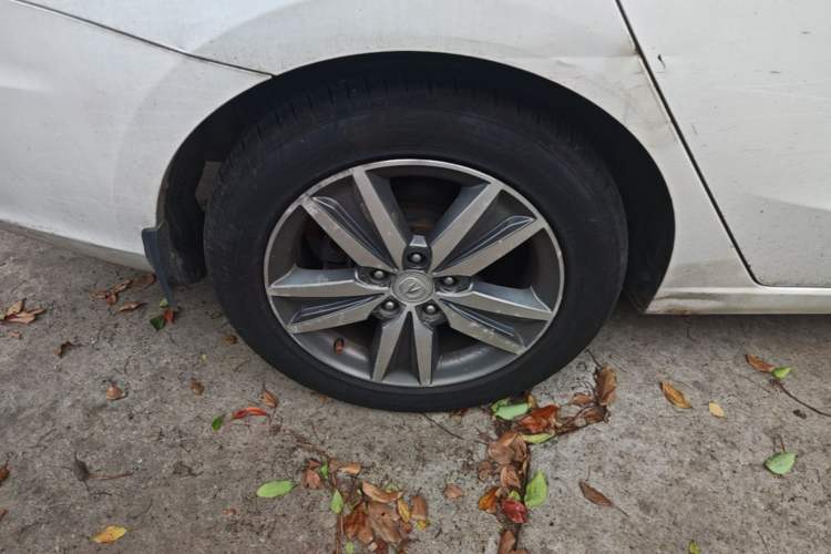 Used CHANGAN Eado 2015 1.6L Automatic Luxury Model Right Rear Wheel Hub