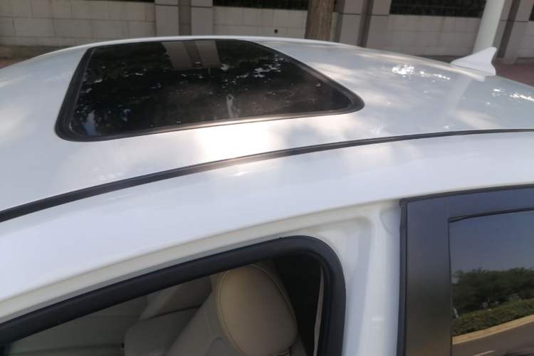 Used CHANGAN Eado 2015 1.6L Automatic Luxury Model Roof