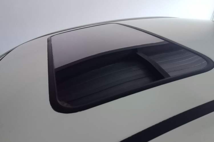 Used CHANGAN Eado 2015 1.6L Automatic Luxury Model Roof